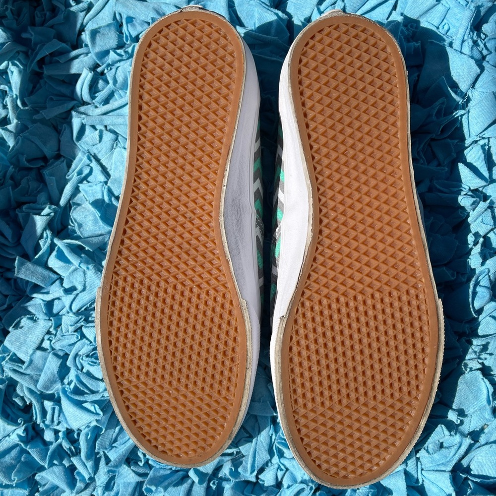 Chevron Vans - Picture 4 of 9